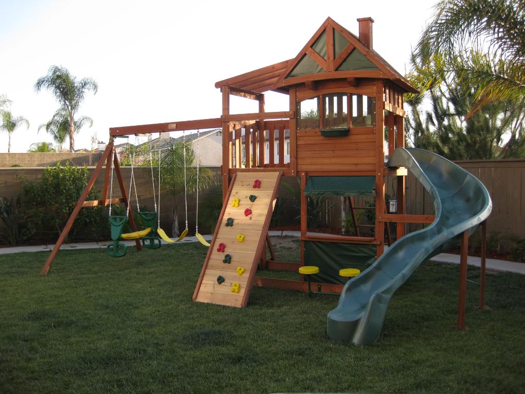 kid's cubby house