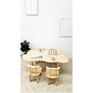 Child hardwood cloud table with 4 chairs
