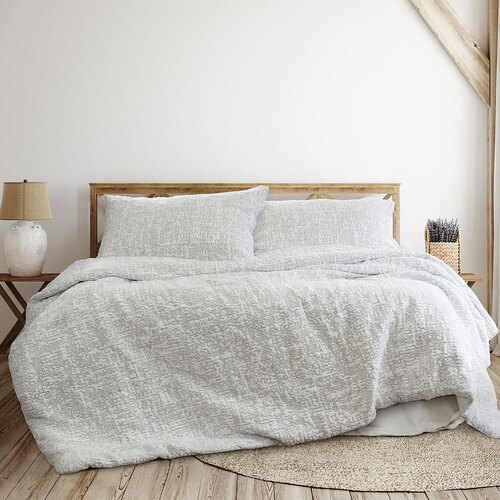 Norfolk White 3 Pcs Embossed Comforter Set Queen/King